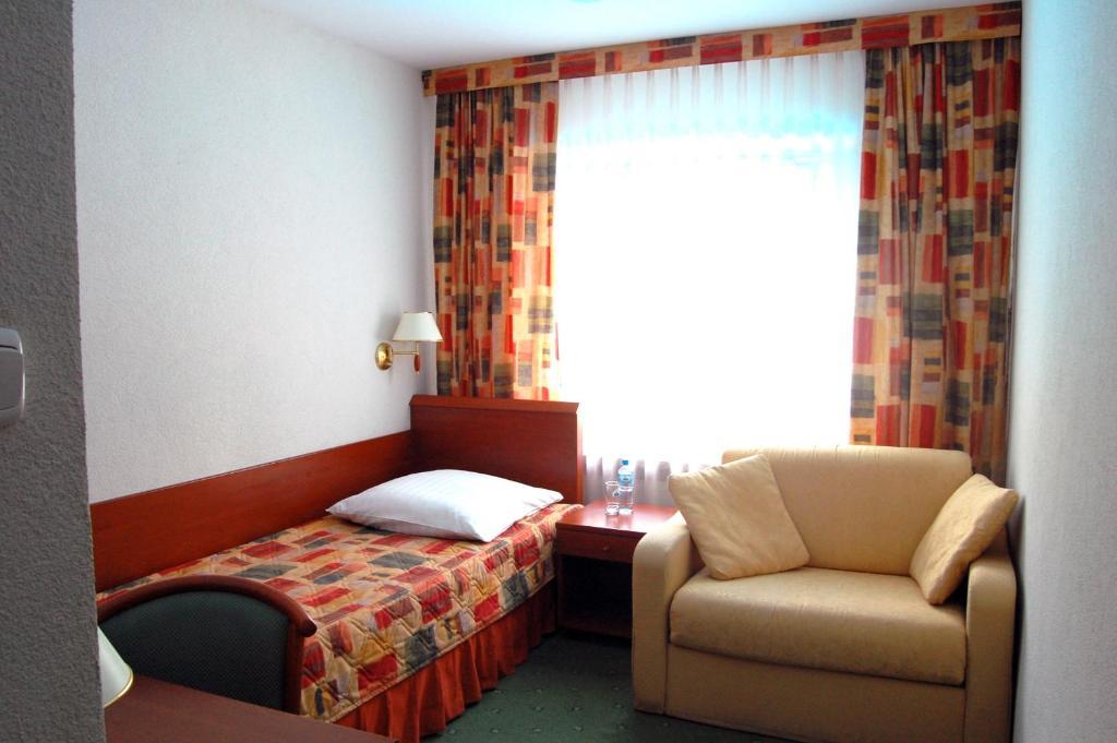 Hotel Zajazd Piastowski Kazimierz Dolny Room photo