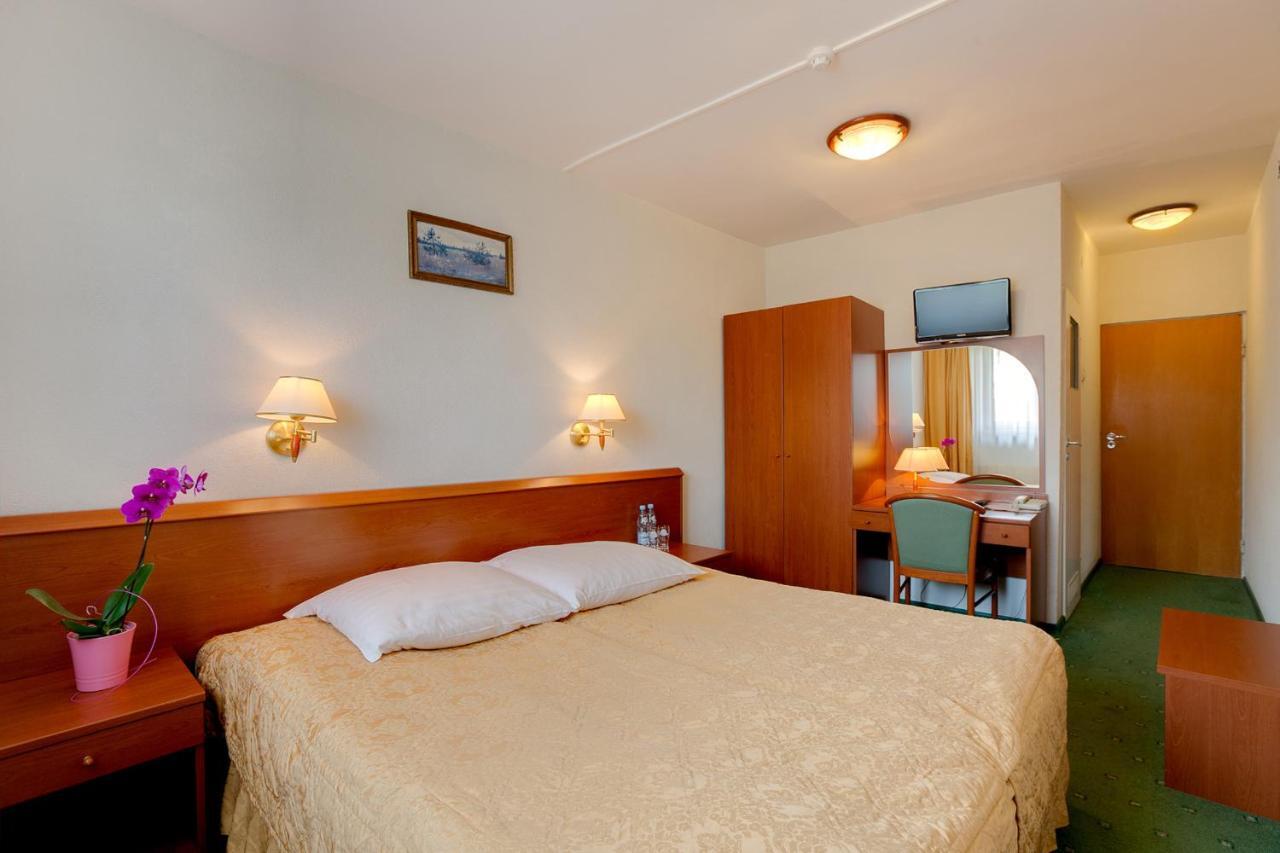 Hotel Zajazd Piastowski Kazimierz Dolny Room photo